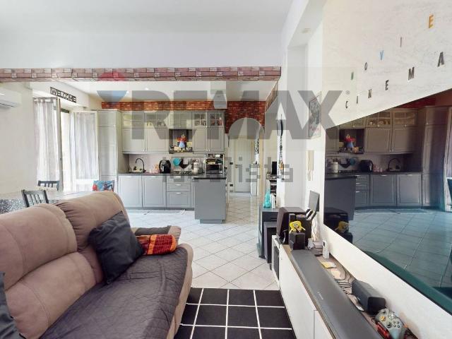 Appartamento in vendita di 87 m² in Via dei Sessanta, 7