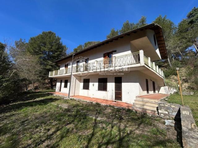 Appartamento in vendita di 87 m² in Via della Vittoria