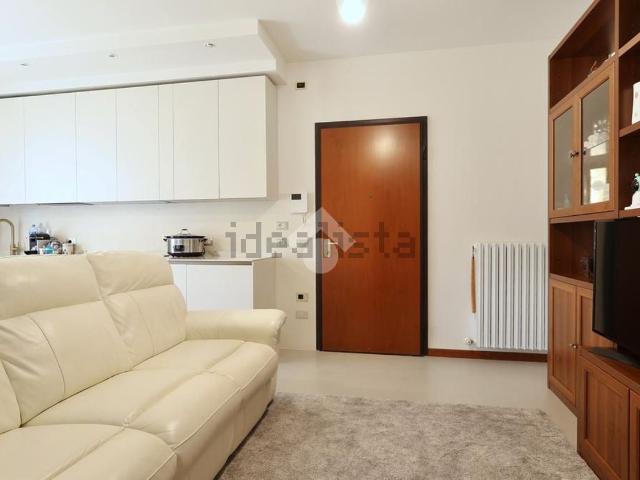 Appartamento in vendita di 87 m² in Via Don Giacomo Grazioli
