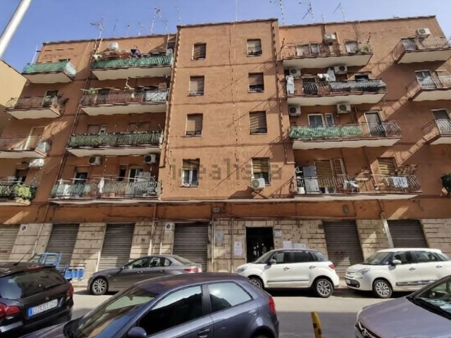 Appartamento in vendita di 87 m² in Via Giacomo Leopardi