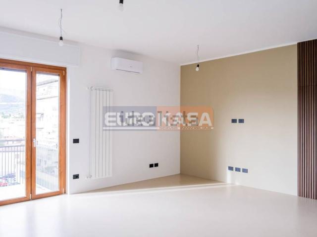 Appartamento in vendita di 87 m² in Via Martiri di Cefalonia, 4