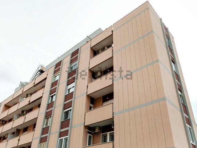 Appartamento in vendita di 87 m² in Viale Alfredo Zambrini