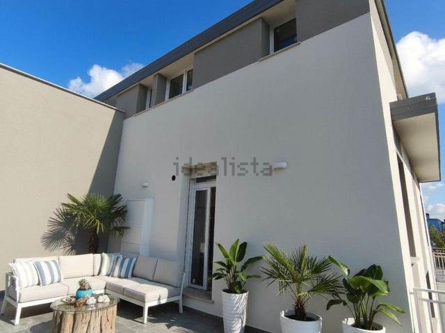 Appartamento in vendita di 87 m² in Viale Giuliano Dati