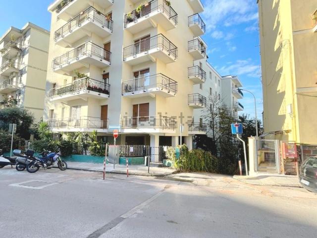 Appartamento in vendita di 87 m² in Viale Goffredo Mameli, 57