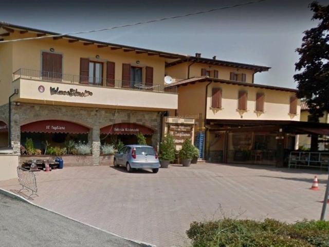 Appartamento in vendita di 840 m² in Via Cà Bortolani, 2