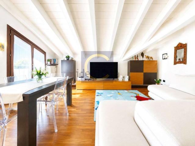 Appartamento in vendita di 84 m² in Via Abate G. Pozzone