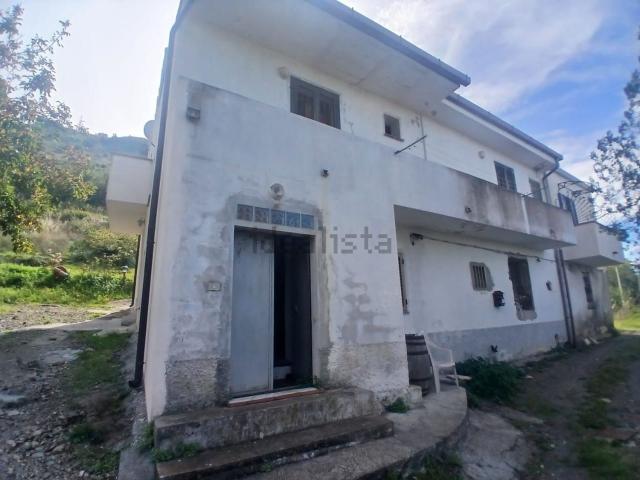 Appartamento in vendita di 84 m² in Via Almo Romito