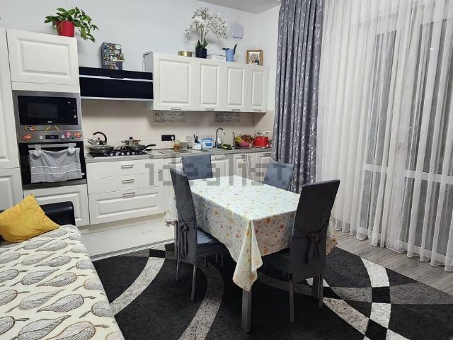 Appartamento in vendita di 84 m² in Via Cesare Battisti