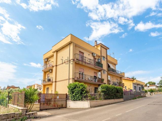 Appartamento in vendita di 84 m² in Via del Fosso Scilicino, 57