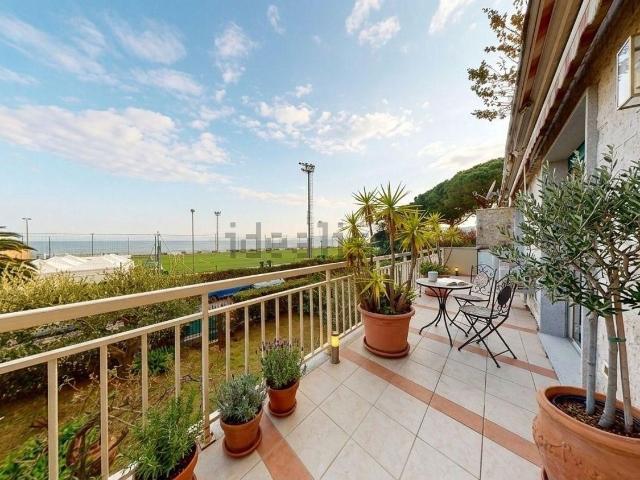 Appartamento in vendita di 84 m² in Via del Mare, 56