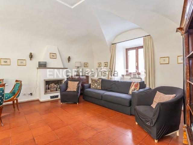 Appartamento in vendita di 84 m² in Via dell&apos Arco della Ciambella