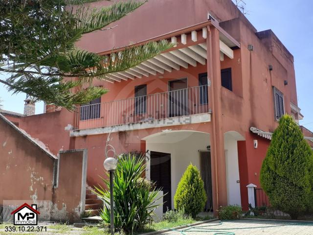 Appartamento in vendita di 84 m² in Via delle Azalee, 10