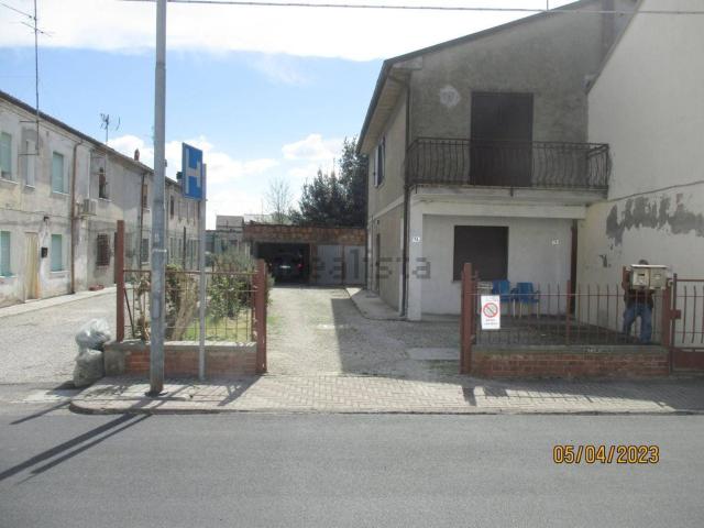 Appartamento in vendita di 84 m² in Via Estense, 72