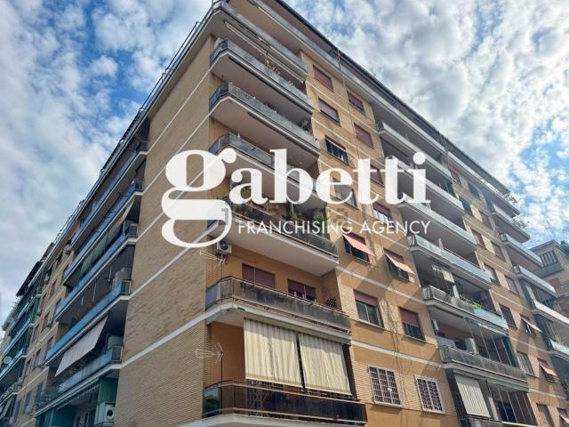 Appartamento in vendita di 84 m² in Via Filettino, 22