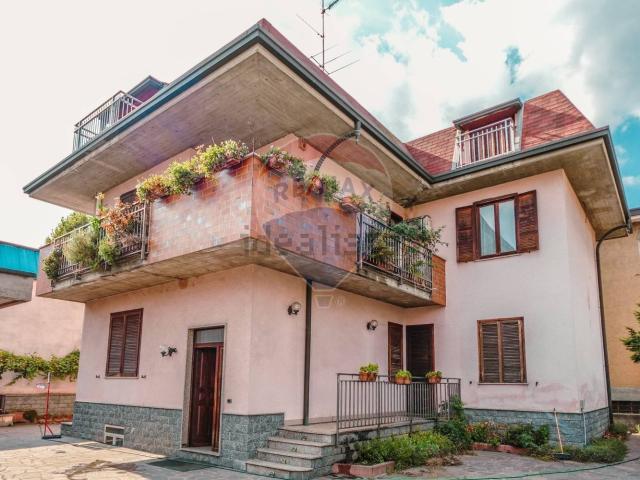Appartamento in vendita di 84 m² in Via Francesco Crispi, 11