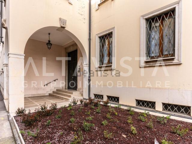 Appartamento in vendita di 84 m² in Via Francesco Crispi