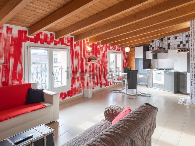 Appartamento in vendita di 84 m² in Via Giulio e Corrado Venini, 55