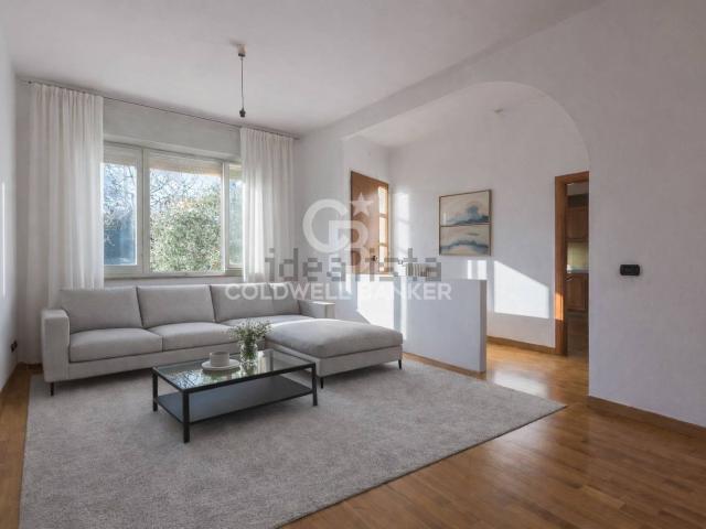 Appartamento in vendita di 84 m² in Via Provinciale Pesaro, 115