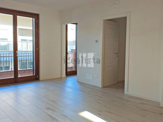 Appartamento in vendita di 84 m² in Viale dei Pini, 3