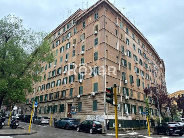 Appartamento in vendita di 84 m² in Viale delle Provincie, 27