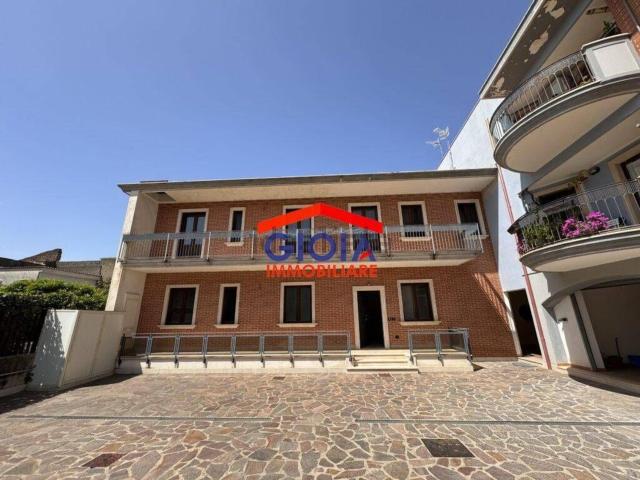 Appartamento in vendita di 851 m² in Via Trieste, 3