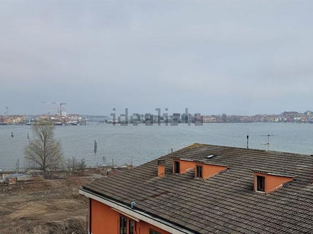 Appartamento in vendita di 85 m² in Borgo San Giovanni, 232