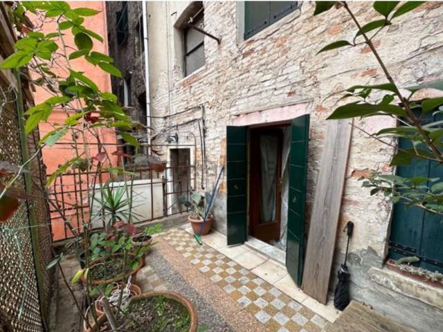 Appartamento in vendita di 85 m² in Calle del Scaleter