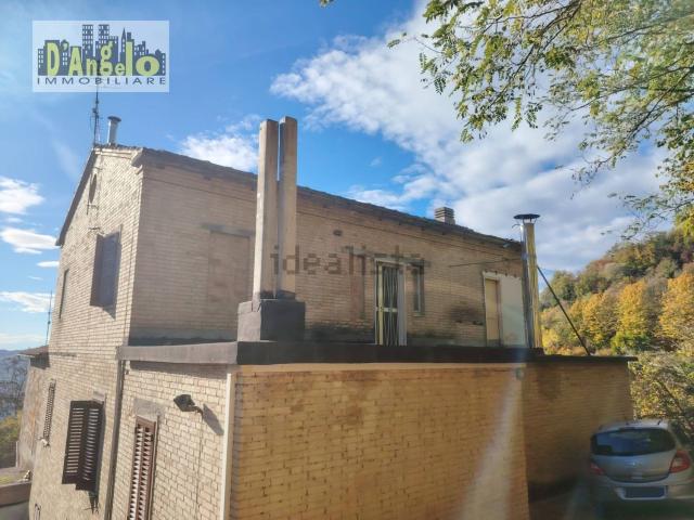 Appartamento in vendita di 85 m² in Contrada Monti, 6