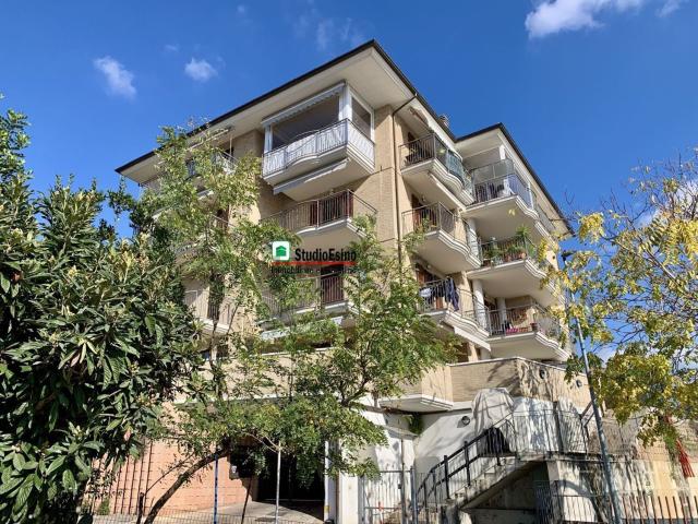 Appartamento in vendita di 85 m² in Contrada Spiagge, 33