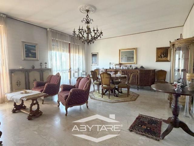 Appartamento in vendita di 85 m² in Corso Cesare Battisti, 40