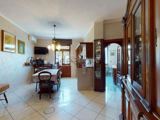 Appartamento in vendita di 85 m² in Corso Peschiera, 305