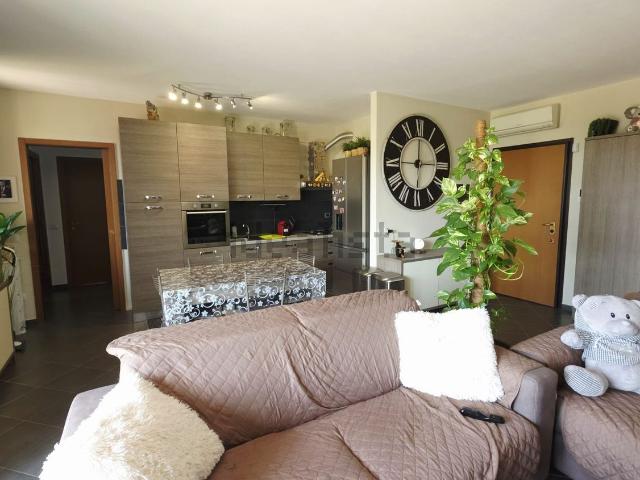 Appartamento in vendita di 85 m² in Largo Rosario Livatino, 4