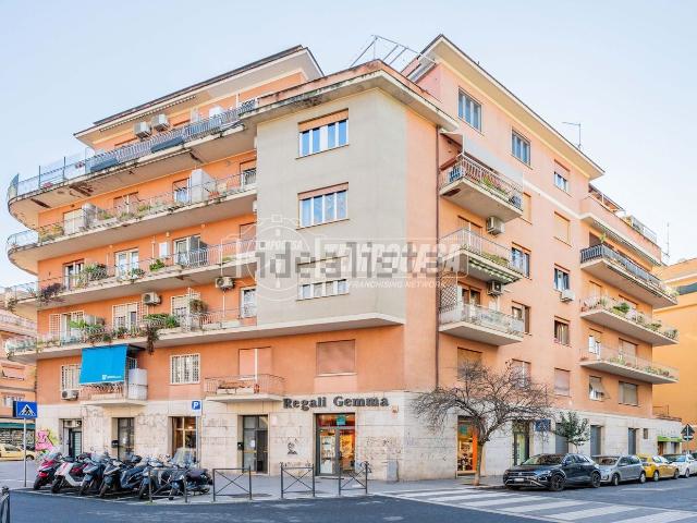Appartamento in vendita di 85 m² in Piazza Carlo Alberto Scotti