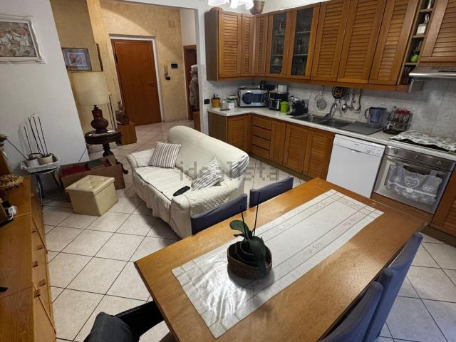 Appartamento in vendita di 85 m² in Piazza Dante, 53
