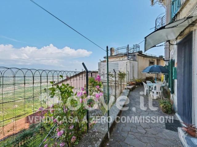 Appartamento in vendita di 85 m² in Piazza della Chiesa, 4