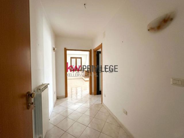 Appartamento in vendita di 85 m² in Piazza Giovanni XXIII, 12