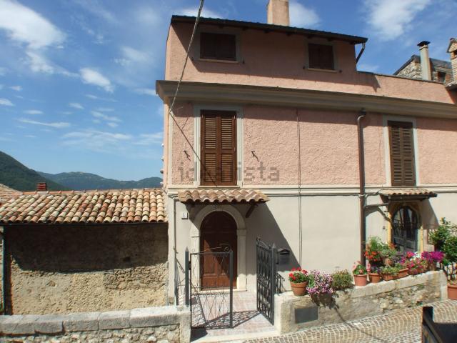 Appartamento in vendita di 85 m² in Piazza Giuseppe Mazzini, 1