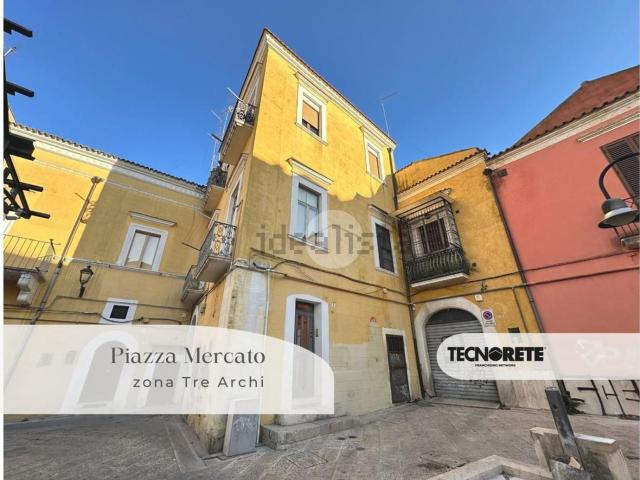 Appartamento in vendita di 85 m² in Piazza Mercato, 8