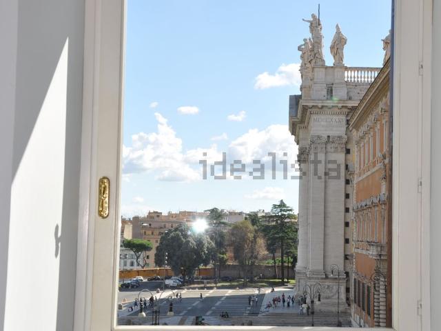 Appartamento in vendita di 85 m² in Piazza San Giovanni In Laterano, 26