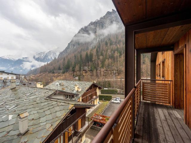 Appartamento in vendita di 85 m² in Strada Larzey