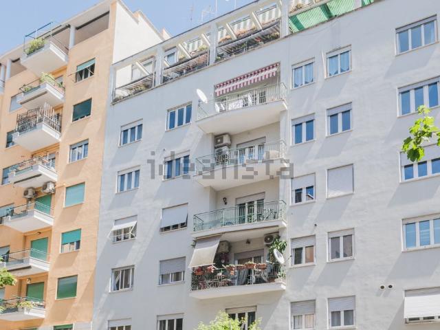Appartamento in vendita di 85 m² in Via Ugo Balzani