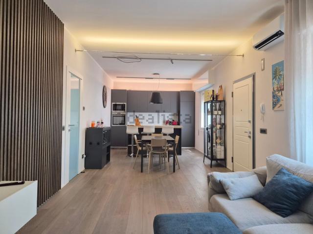 Appartamento in vendita di 85 m² in Via Valcamonica, 9