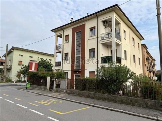 Appartamento in vendita di 85 m² in Via Vittorio Arici