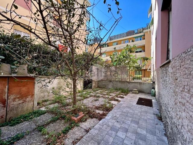Appartamento in vendita di 85 m² in Via A. Guglielmotti, 41