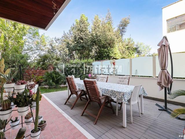Appartamento in vendita di 85 m² in Via Adriatica