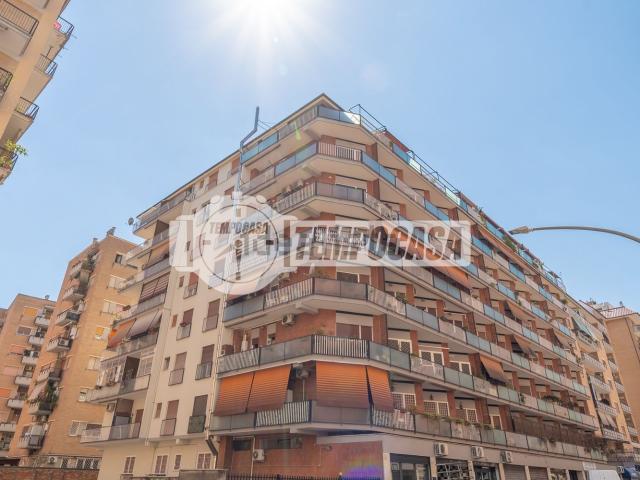 Appartamento in vendita di 85 m² in Via Alessandro Malladra