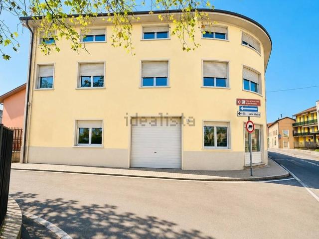 Appartamento in vendita di 85 m² in Via Alessandro Manzoni