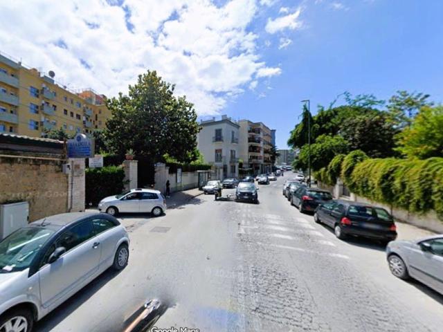 Appartamento in vendita di 85 m² in Via Alessandro Manzoni
