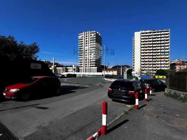Appartamento in vendita di 85 m² in Via Antica Romana di Pegli