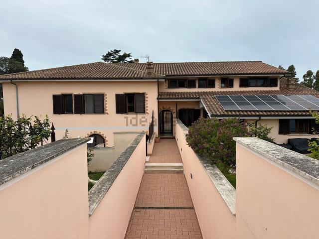 Appartamento in vendita di 85 m² in Via Aurelia, 2359